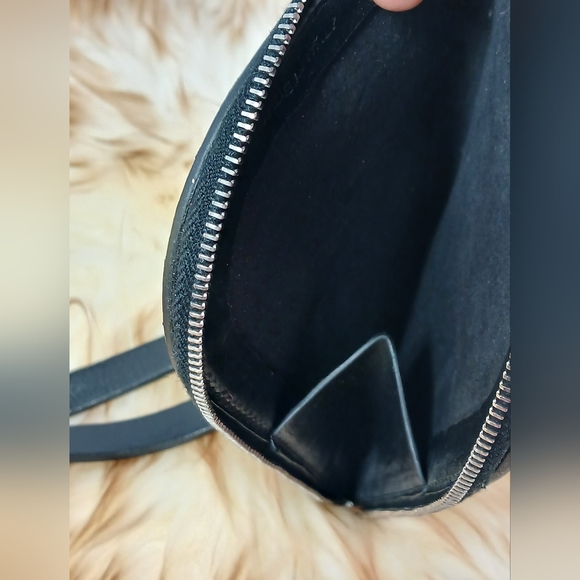 RICK OWENS Rick Owens - Crystal-Embellished Leather neck wallet bag. - Picture 4 of 9